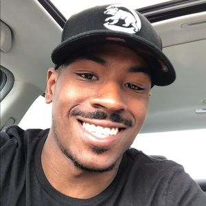 Meet your Posher, Derrick